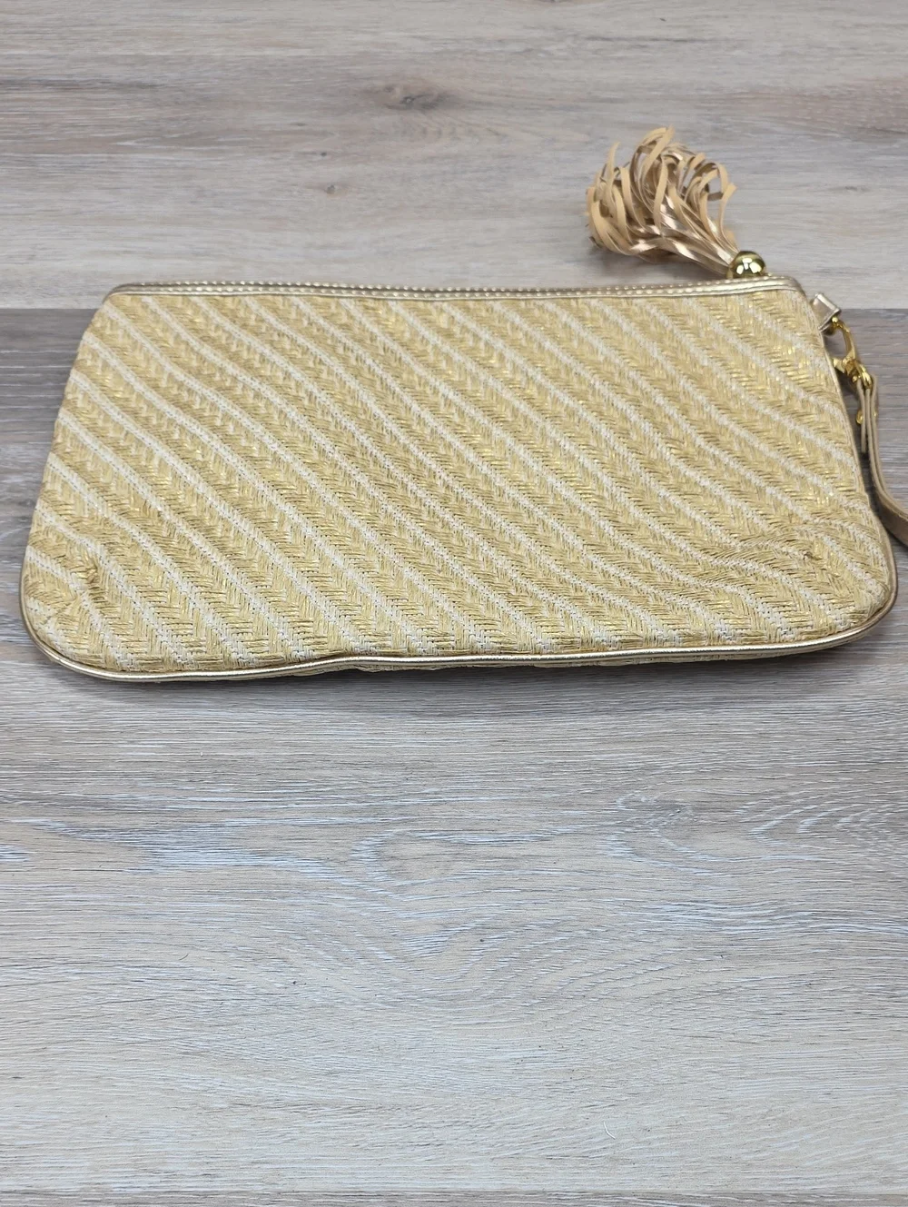 Lilly Pulitzer Gold Woven Straw Wristlet Clutch Bag Tassel Zip Resortwear